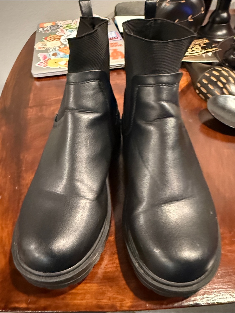 Soda Black Men’s Chukka Boots with Elastic Panels